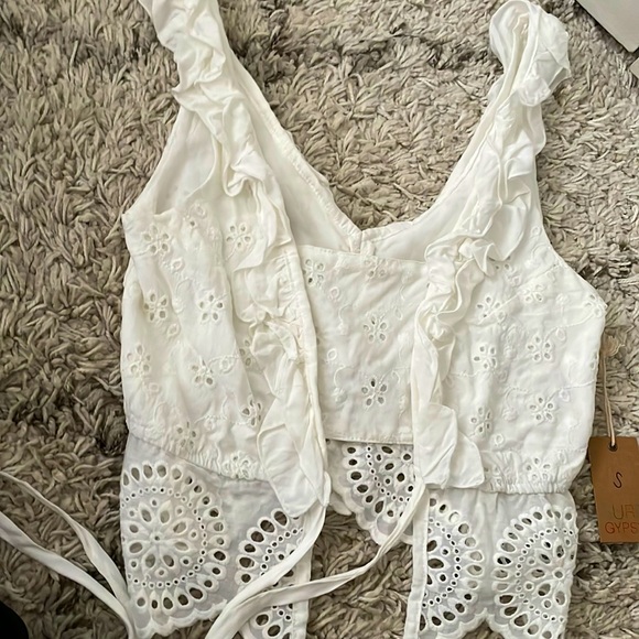 GYPSY SURF WHITE CROP TOP  EYELIT RUFFLES PEPLUM. NWT. SZ SMALL - Picture 1 of 6
